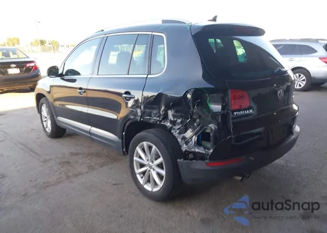 2017 Volkswagen Tiguan 2.0T Wolfsburg Edition из США, поврежденный, VIN WVGSV7AX9HK021438